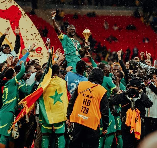 世界杯高清赛事直播入口-非洲杯夺冠！总统宣布：球员12万美元+1500平米土地 全国放假